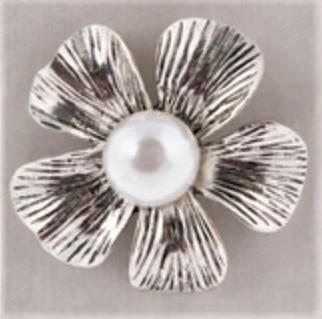 Flower Pearl Magnetic Brooch - QB's Magnetic Creations